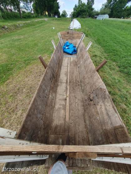 Wóz dwukołowy do traktora na grubej ramie przyczepa