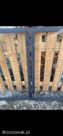 Solidna brama panelowa