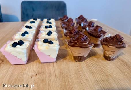 Deserki w pucharkach deserki słodki stół