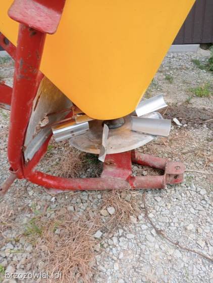 Rozsiewacz nawozu lejek