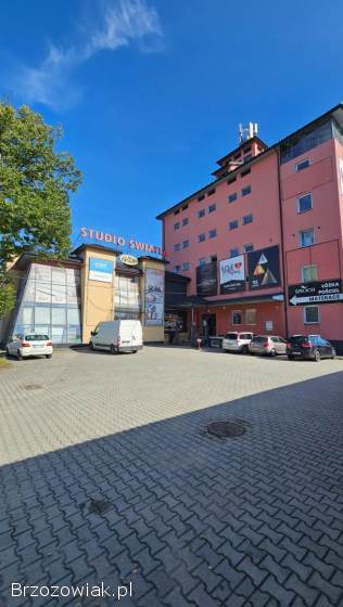 Wynajmę lokal handlowo-usługowy -  świetna lokalizacja,  duży parking!