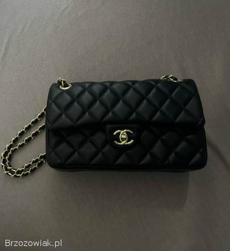 Damska torebka na łańcuszku