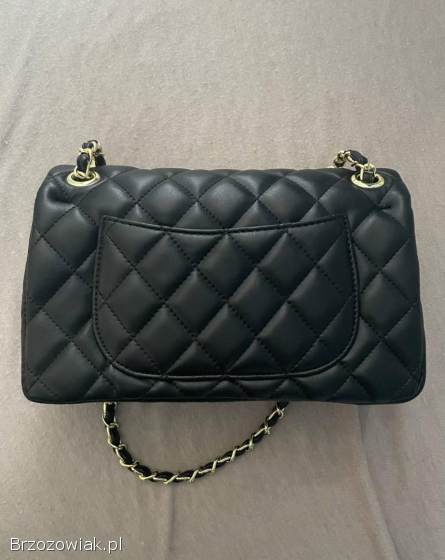 Damska torebka na łańcuszku