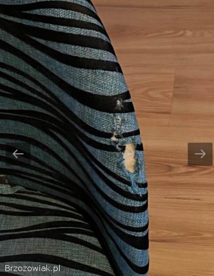 Dwie pufy niebieskie