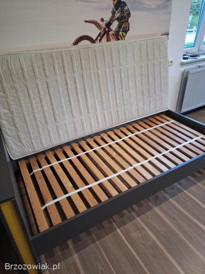 Łóżko 90x200 z materacem