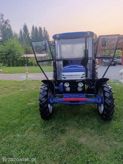 Ciągnik rolniczy farmtrac