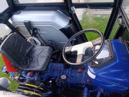 Ciągnik rolniczy farmtrac