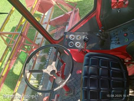 Kombajn zbożowy MF430