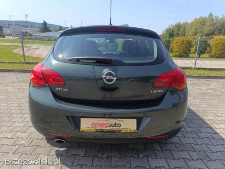 Opel Astra 1.  4 Turbo ECOTEC 2010