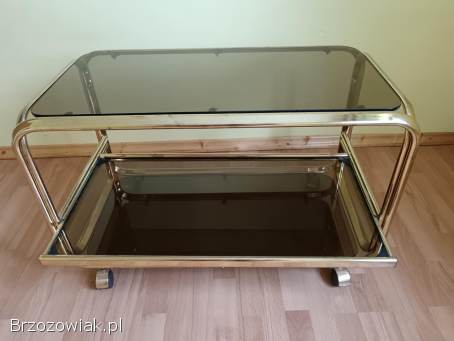 Ława szklana na kółkach