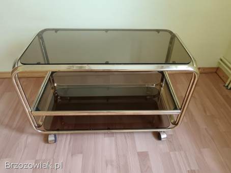 Ława szklana na kółkach