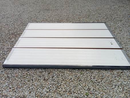 Sprzedam segmenty bramy garażowej