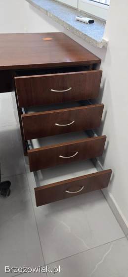 Solidne,  duże biurko