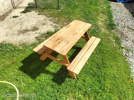 Stolik z ławeczkami