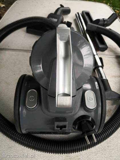 Sprzedam kompaktowy odkurzacz