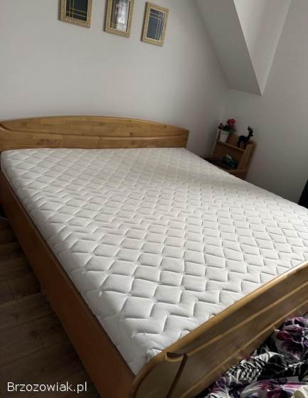 Łóżko z materacem + dwie szafki nocne