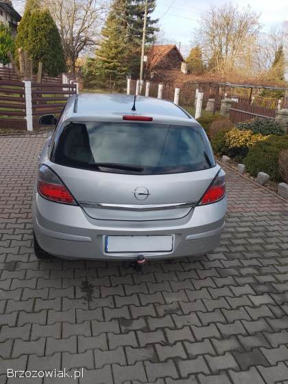 Opel Astra 2011