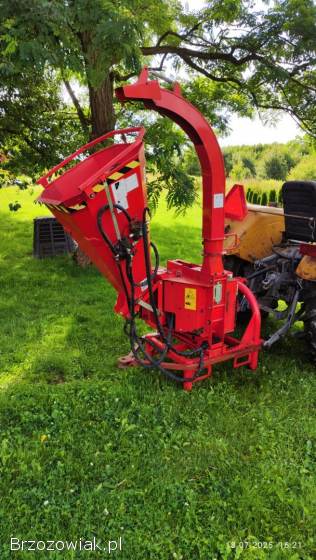 Rębak do drewna z hydraulicznym podawaniem