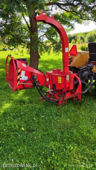 Rębak do drewna z hydraulicznym podawaniem