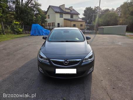 Opel Astra J 2010