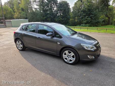 Opel Astra J 2010