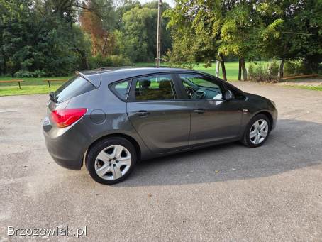 Opel Astra J 2010