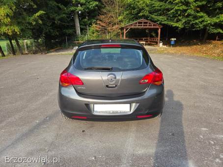 Opel Astra J 2010