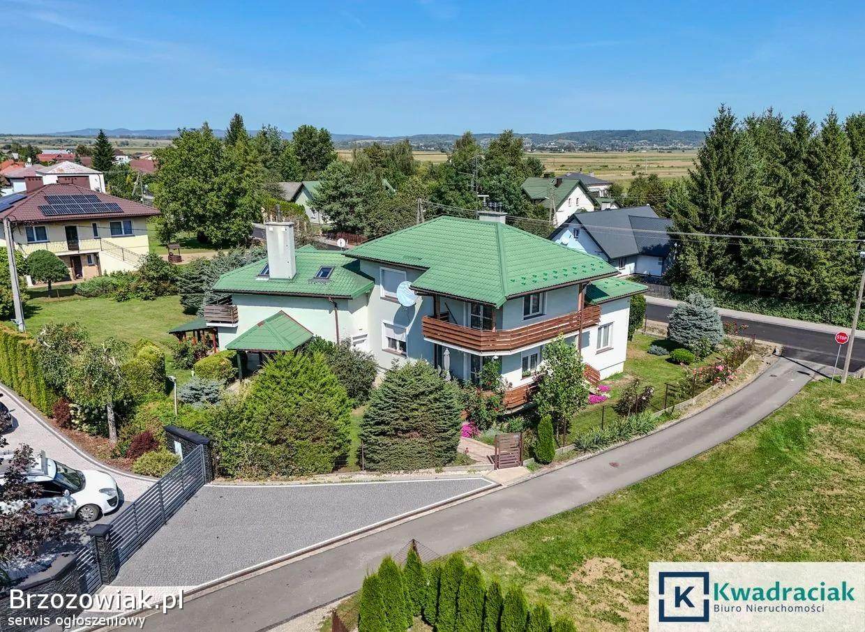 Besko – komfortowy dom dla dużej rodziny,  gotowy do zamieszkania