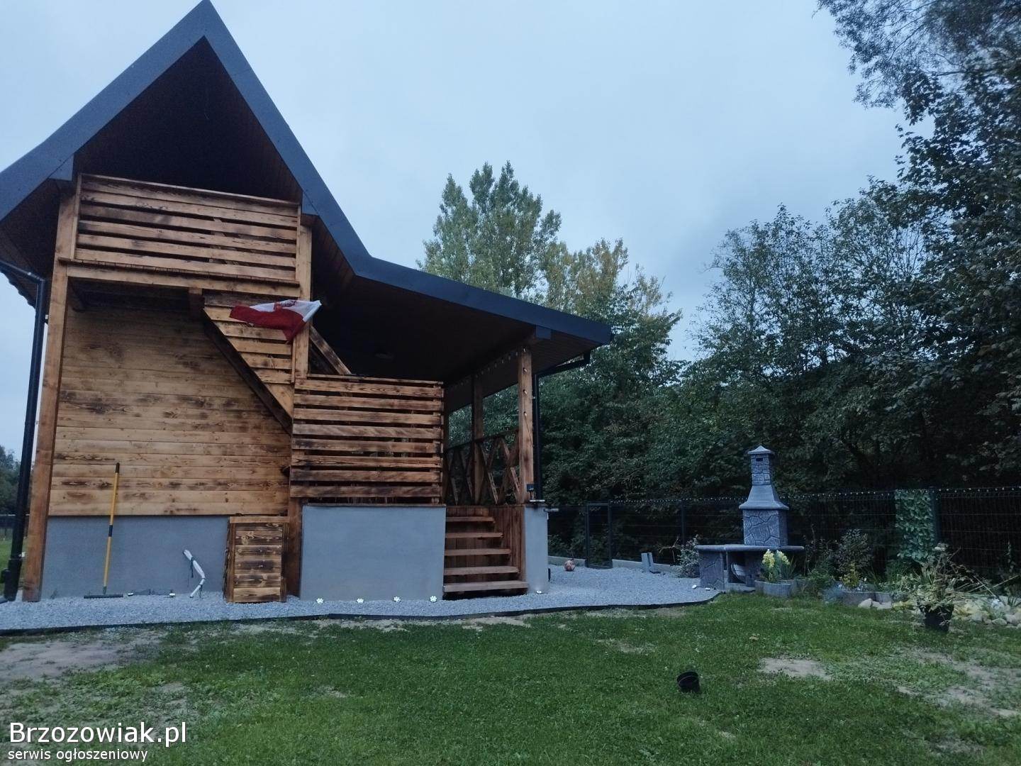 Magiczna Chatka Nad Rzeką