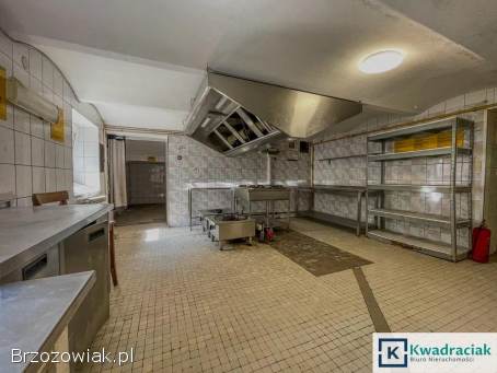 Budynek komercyjny z garażami – Jasło,  teren przemysłowy