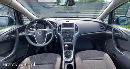 Opel Astra 1.  6 benzyn 115KM 2015