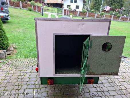 Przyczepka do przewozu psów